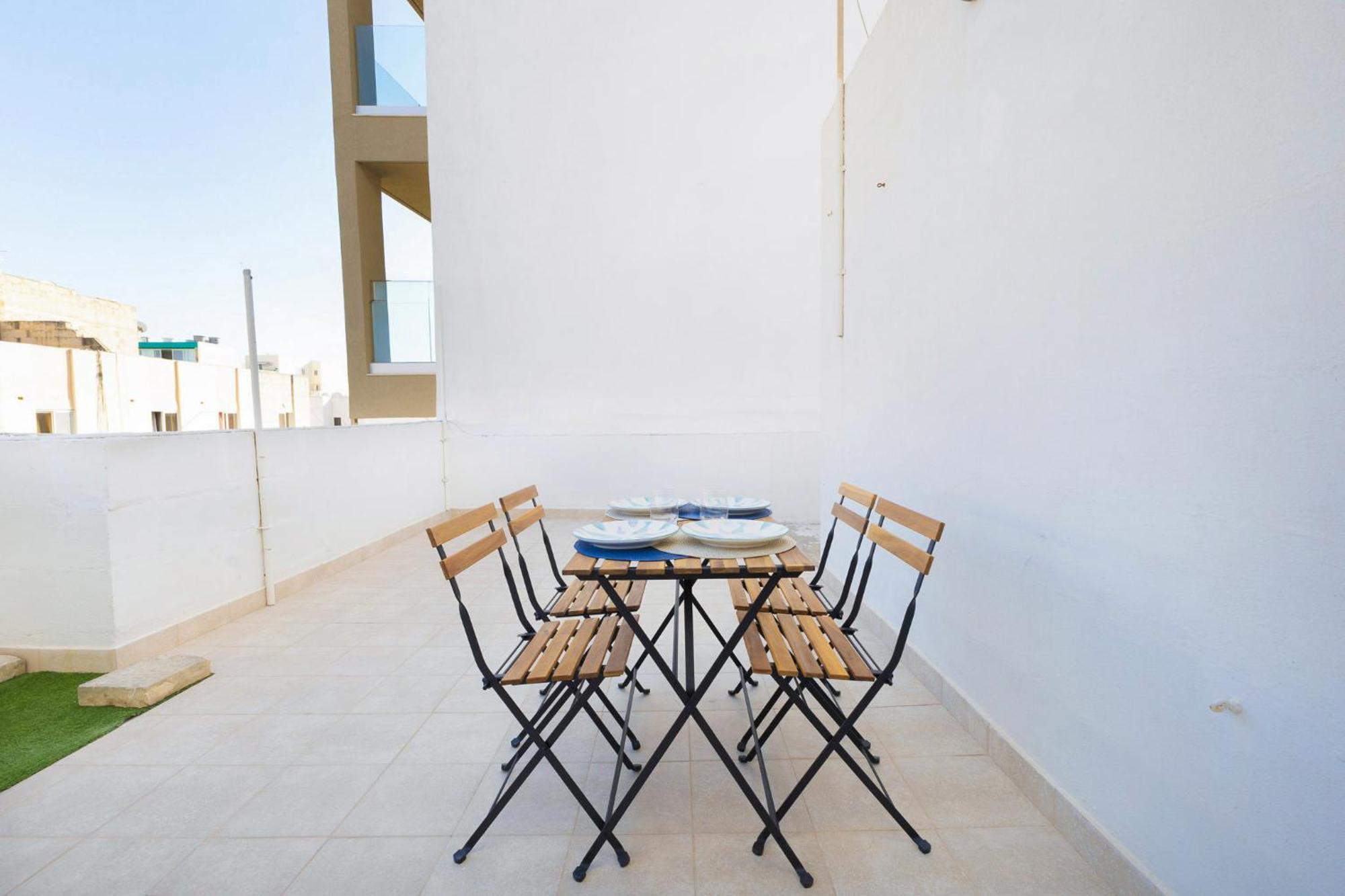 Spacious 2Br Penthouse With A Large Front-Terrace - Close To Bugibba Perched Beach St. Paul's Bay Buitenkant foto