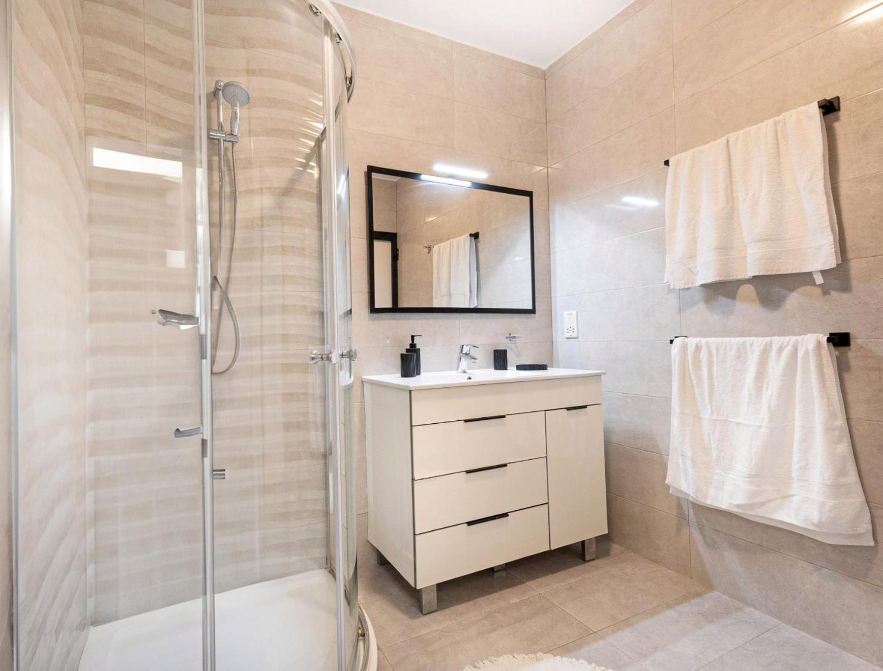 Spacious 2Br Penthouse With A Large Front-Terrace - Close To Bugibba Perched Beach St. Paul's Bay Buitenkant foto